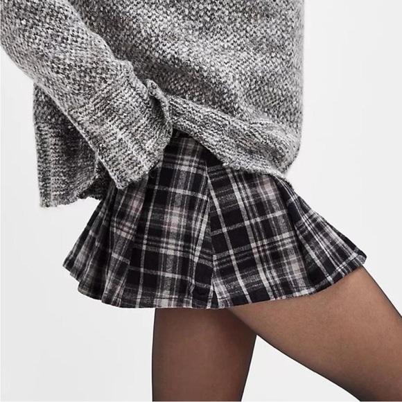 Free People Plaid Serena Micro Skort Black Gray size 8 preppy academia 90s - Picture 14 of 14